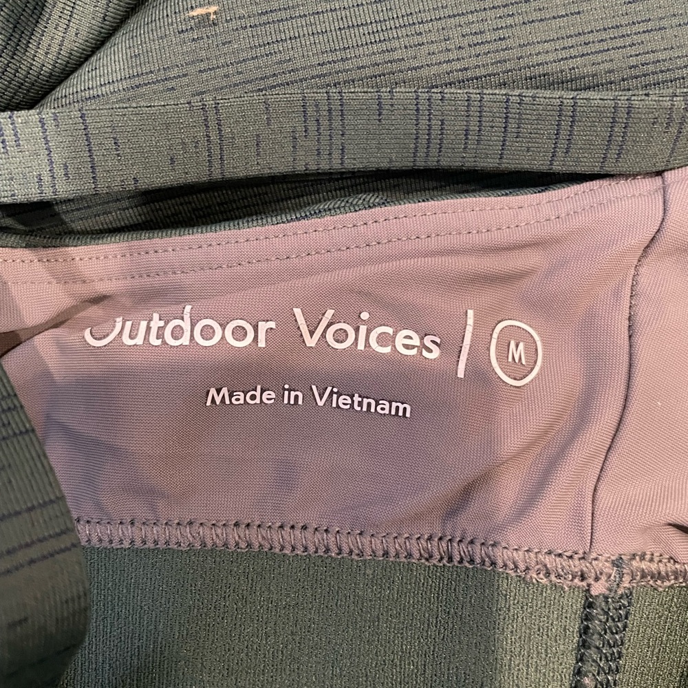Outdoor Voices 2 piece set in green (top M/leggings S) - Picture 6 of 6
